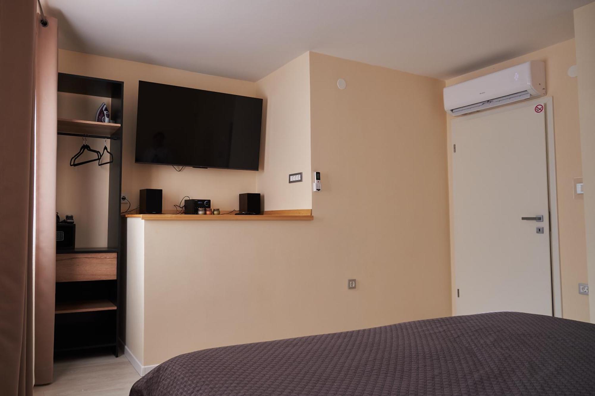 Apartament Rnr *